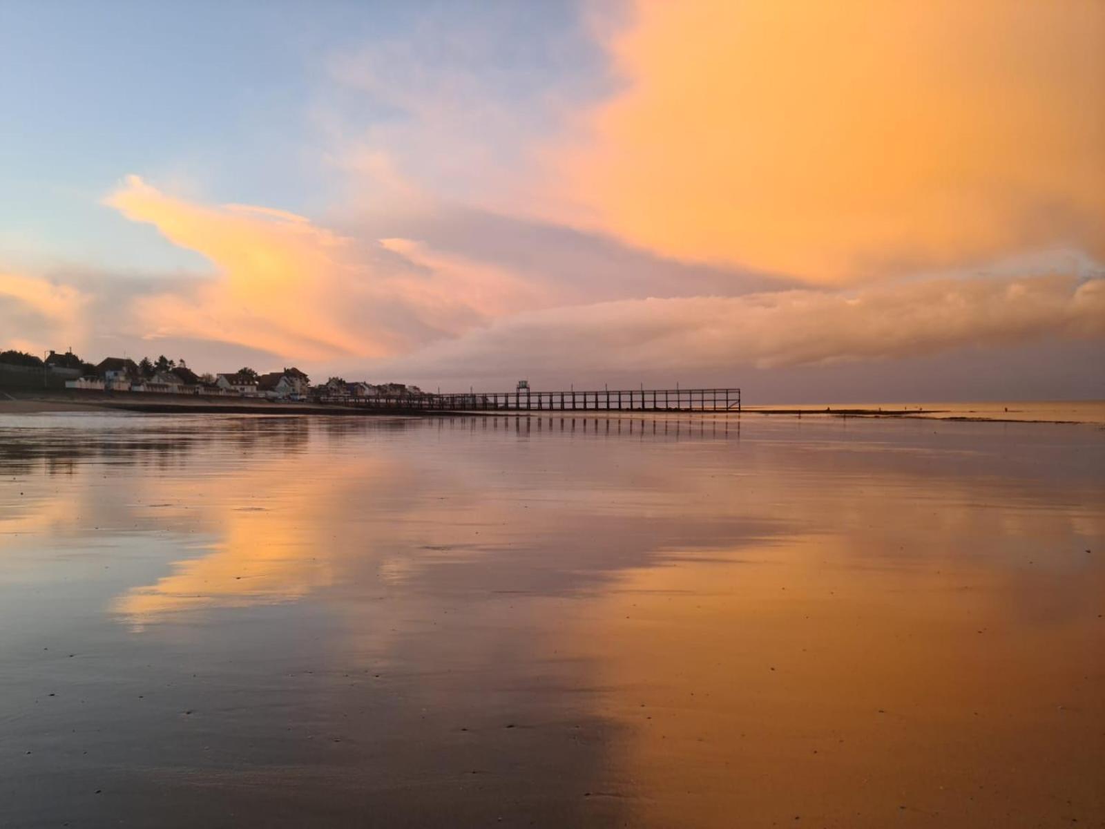Entre Ciel Et Mer Luc-sur-Mer Exteriör bild